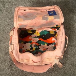 Baboon to the Moon Go Bag - Mini 32 L Incognito S1 Bag in Pink